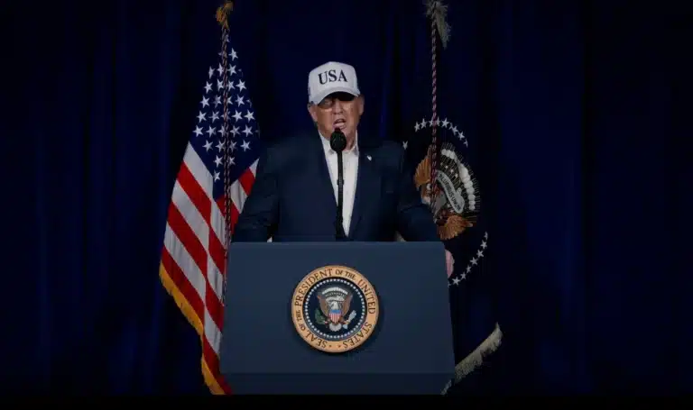 Трамп призвал иранцев взять власть в свои руки